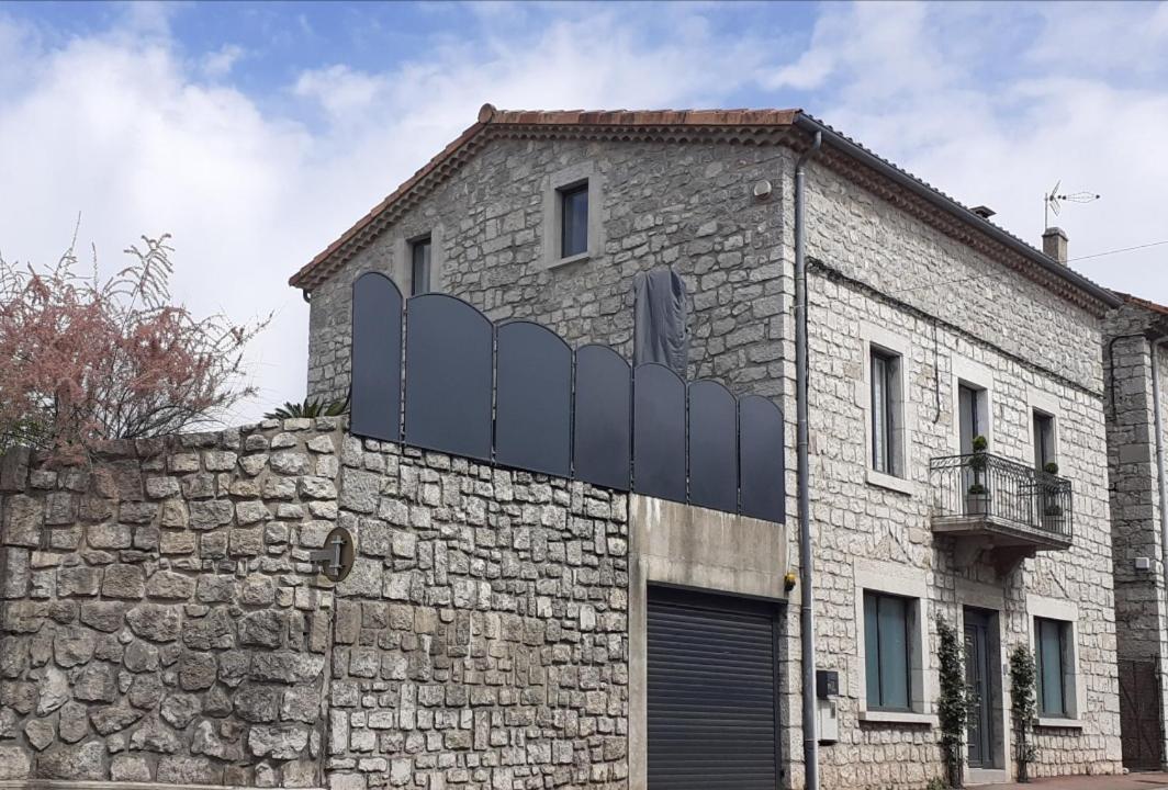 SOUS LE TILLEUL à RUOMS Exterior foto