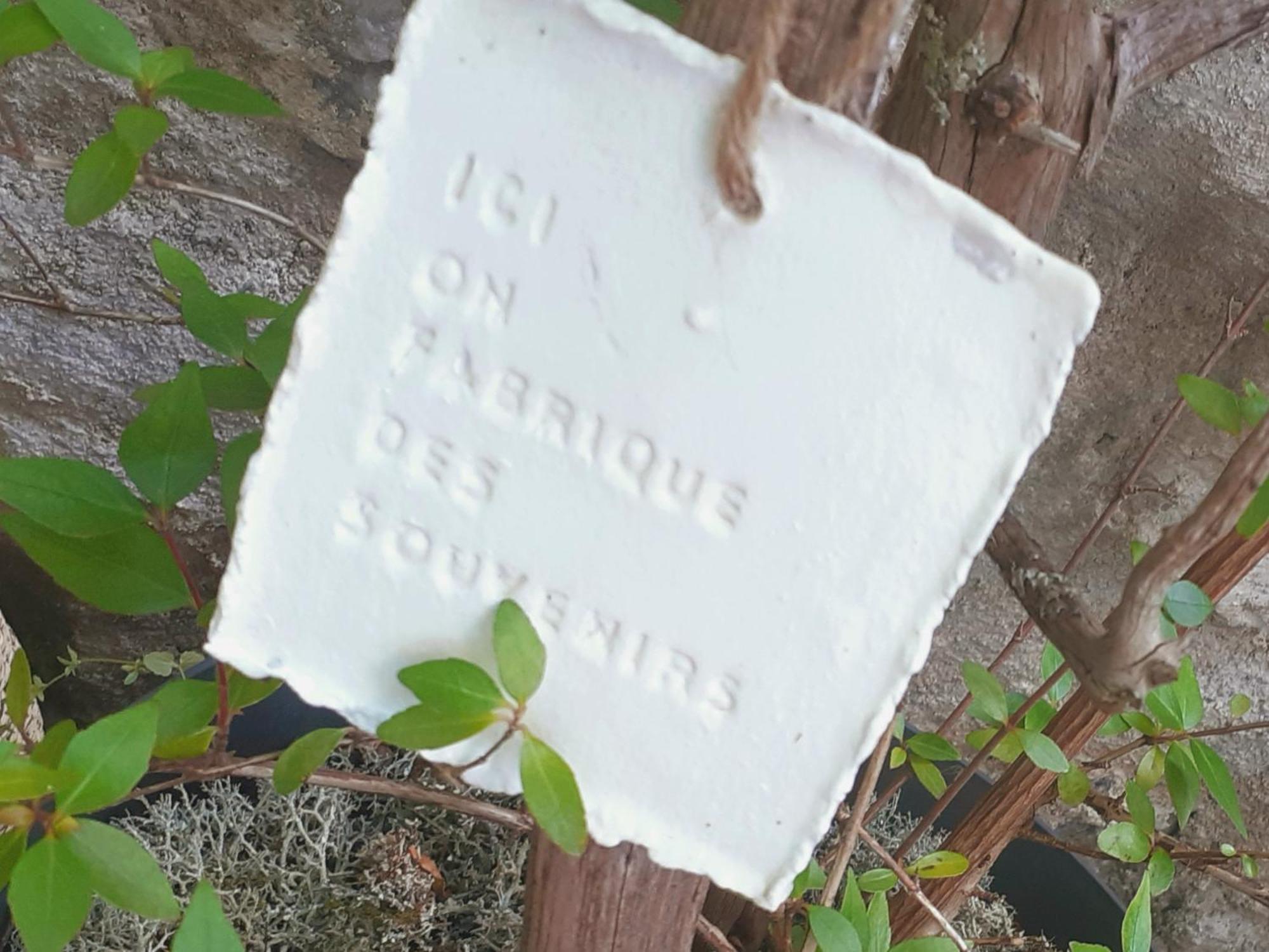 SOUS LE TILLEUL à RUOMS Exterior foto